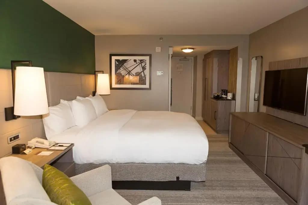 Standard room with city view