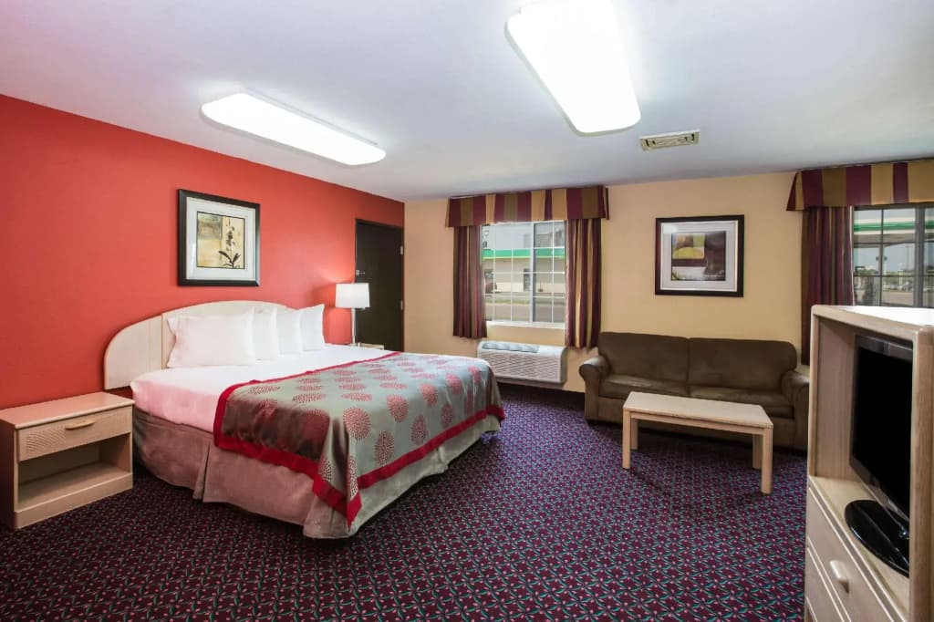 Double Studio Suite full double bed