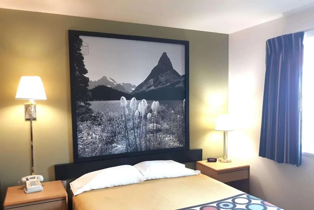 Double Suite full double bed