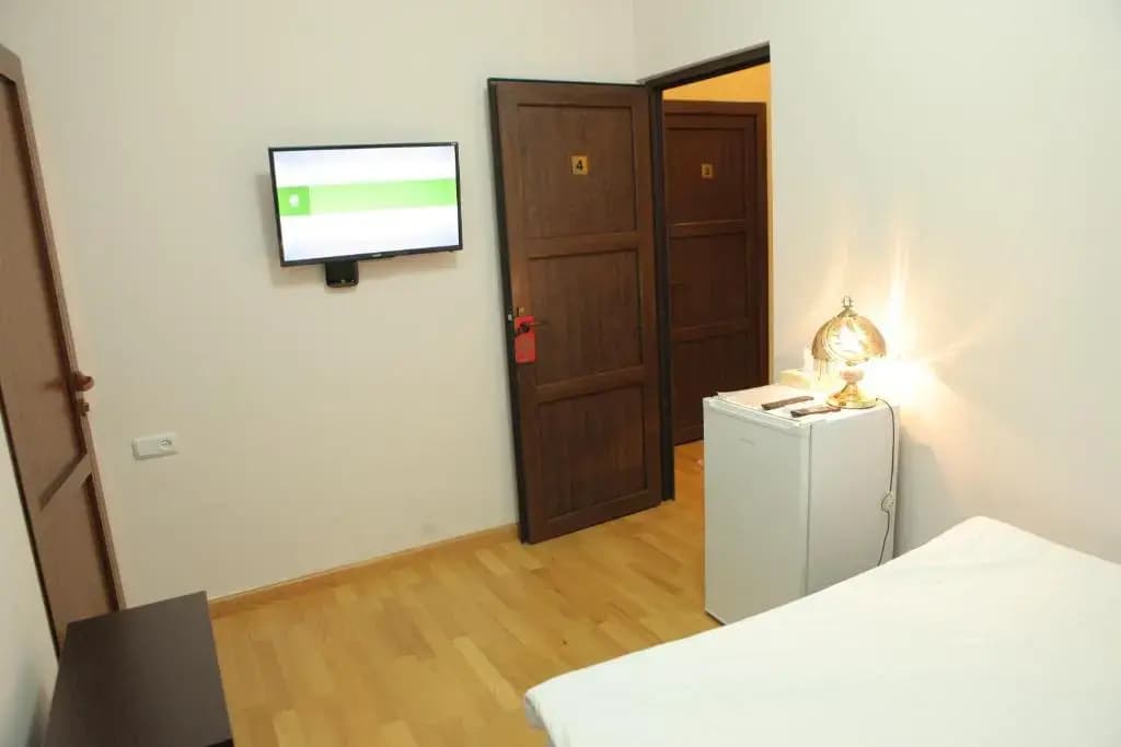 Economy room