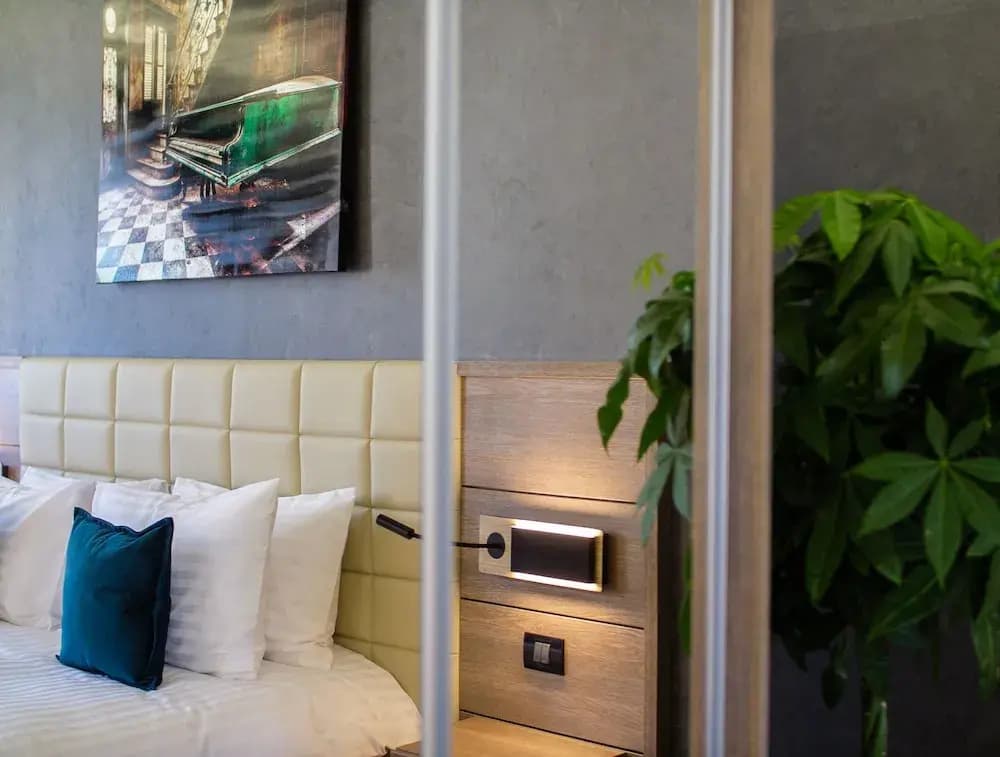 Grand room