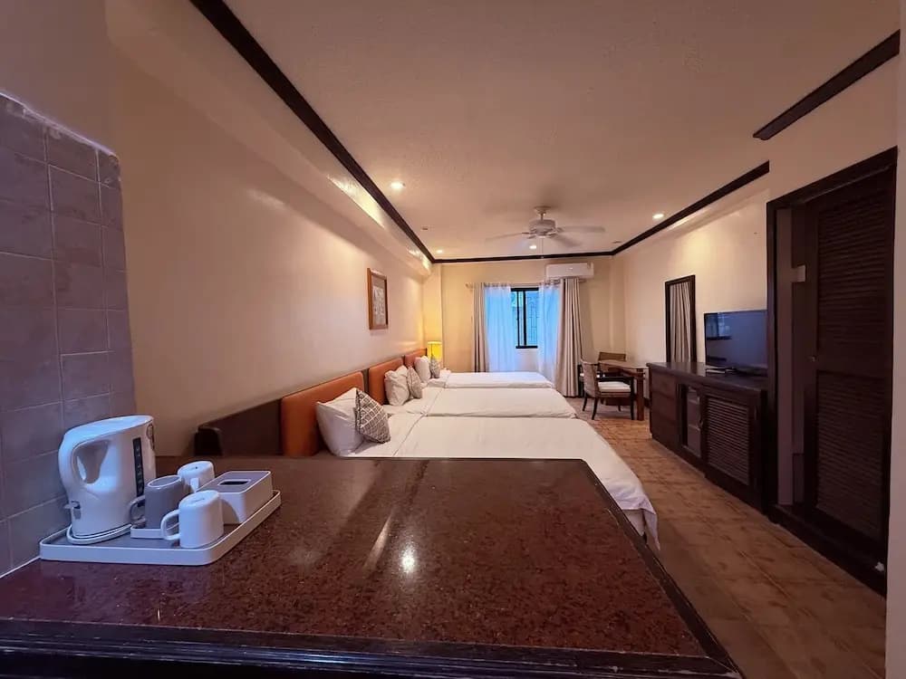 Standard Triple room