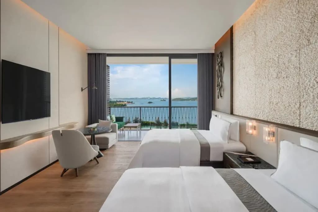 Deluxe Sextuple room with balcony and with ocean view