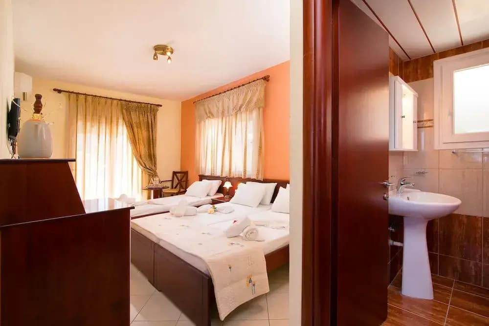 Standard Triple room with balcony