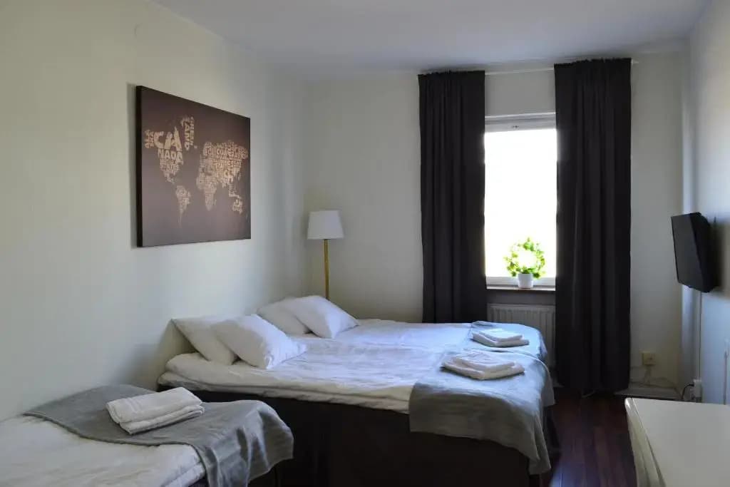 Standard Triple room