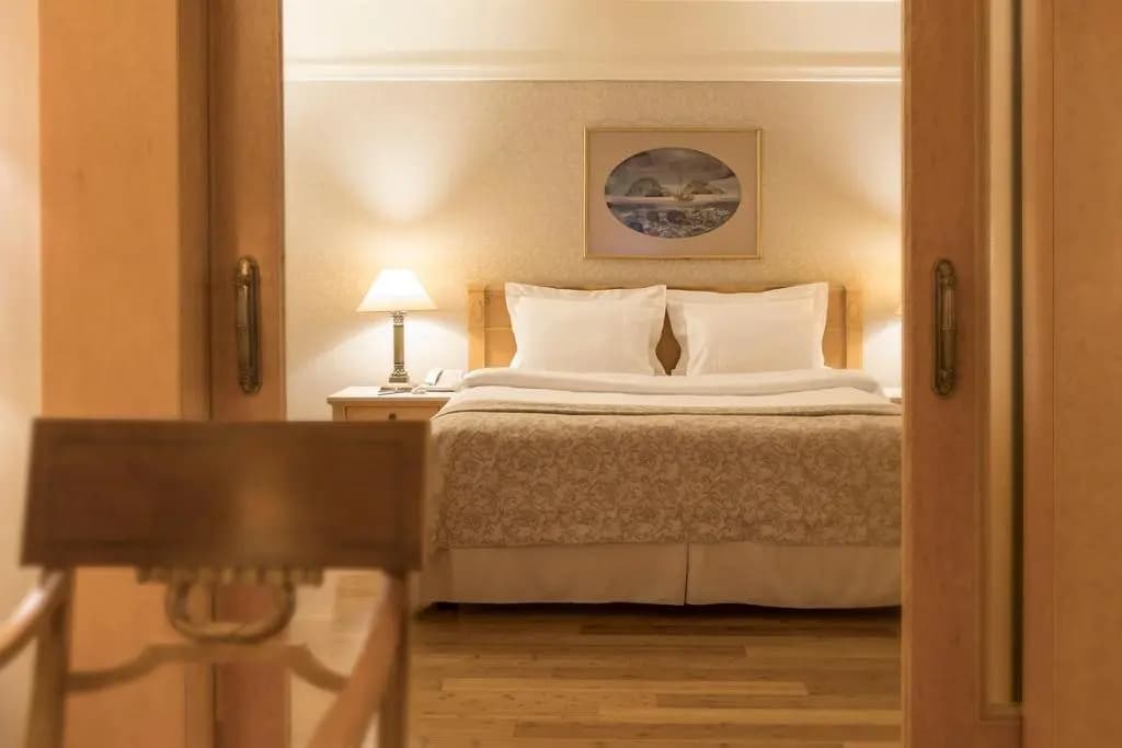 Double Suite full double bed