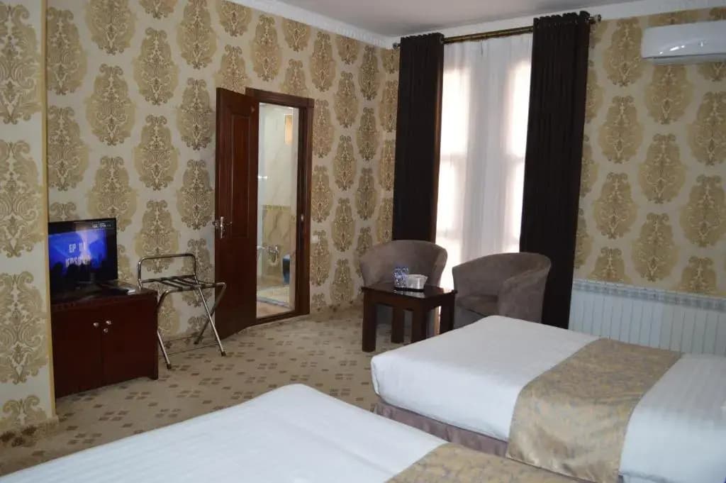 Deluxe Double room twin beds