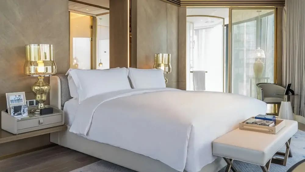 Presidential Double Suite full double bed