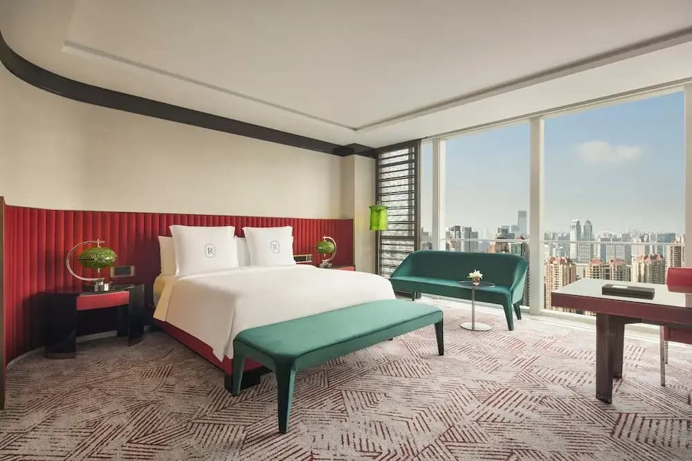 Premium Double room with city view full double bed