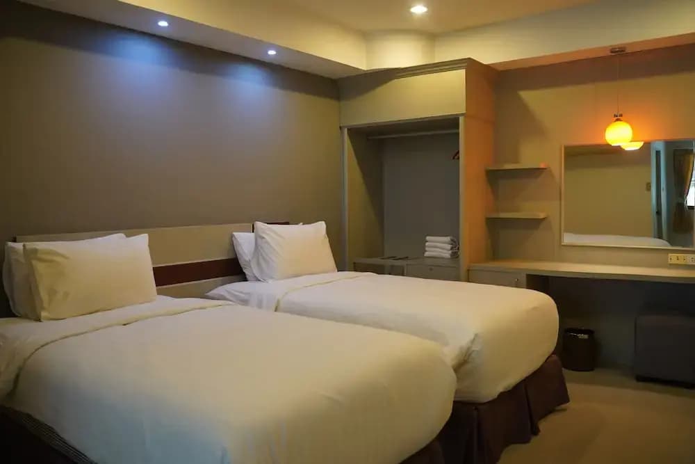 Deluxe Double room twin beds