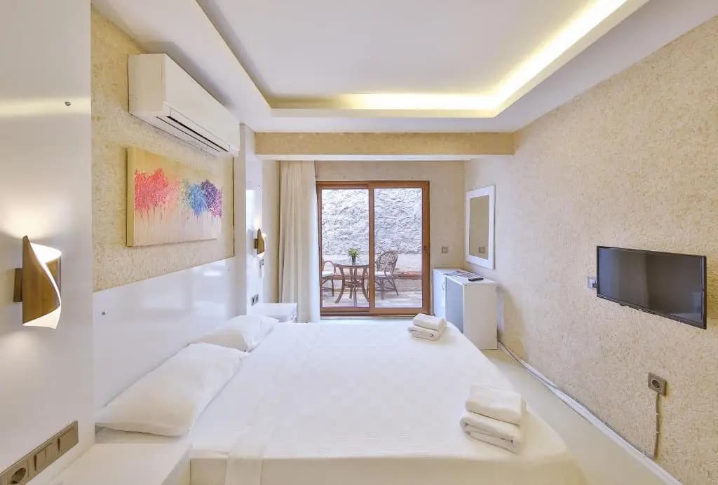 Double room with balcony full double bed