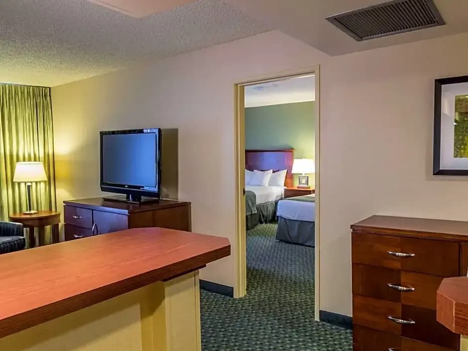 Quadruple Suite with sunset view