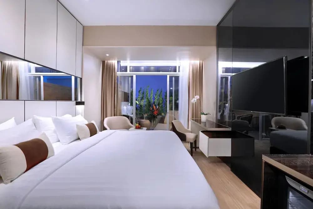 Suite with balcony