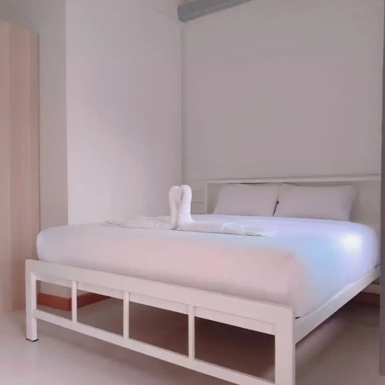 Standard Double room with balcony full double bed