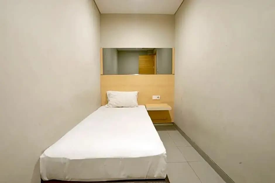 Economy room