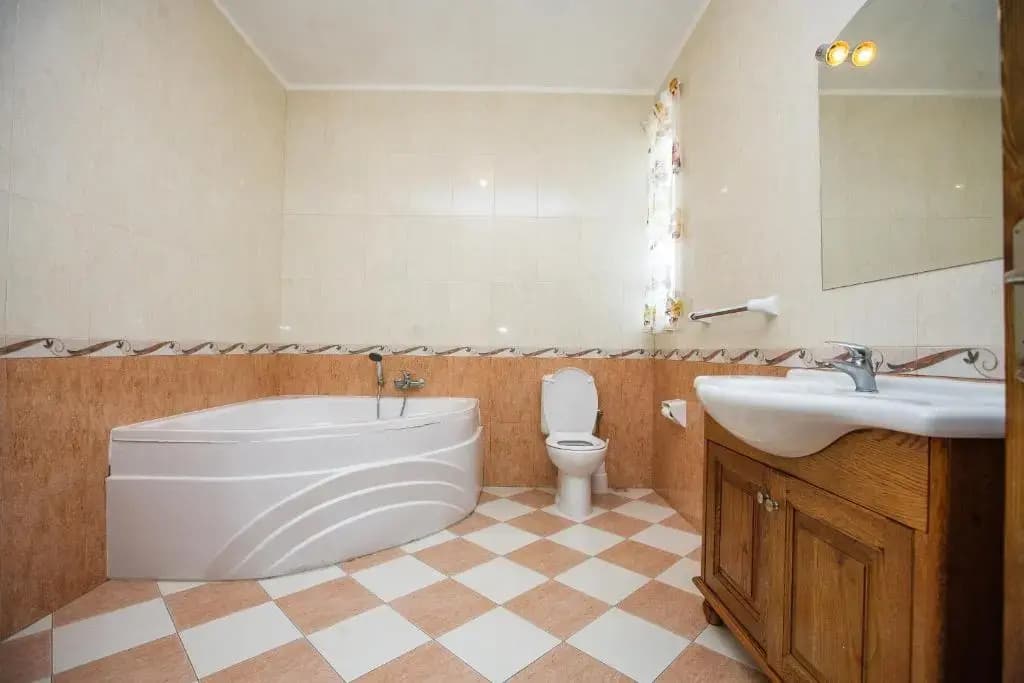 4 Bedrooms Cottage