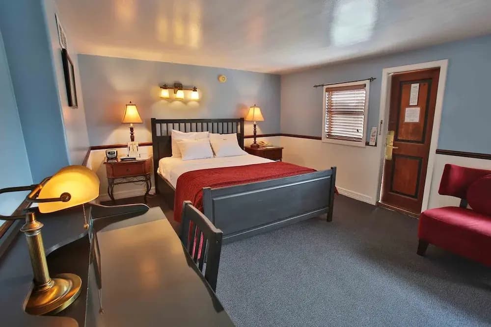 Standard room with city view