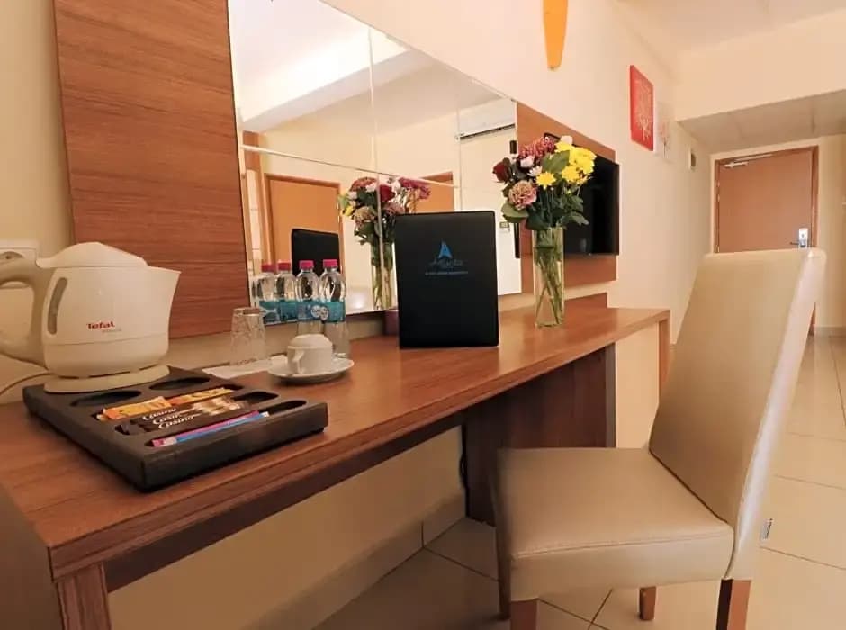 Deluxe Double room with balcony and with sea view full double bed