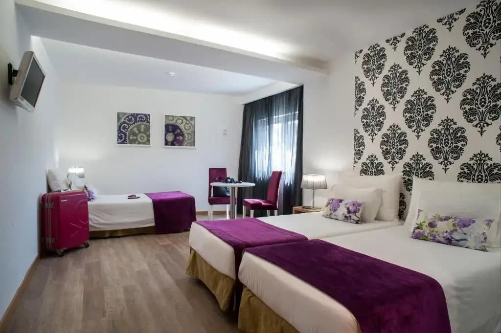 Standard Triple room