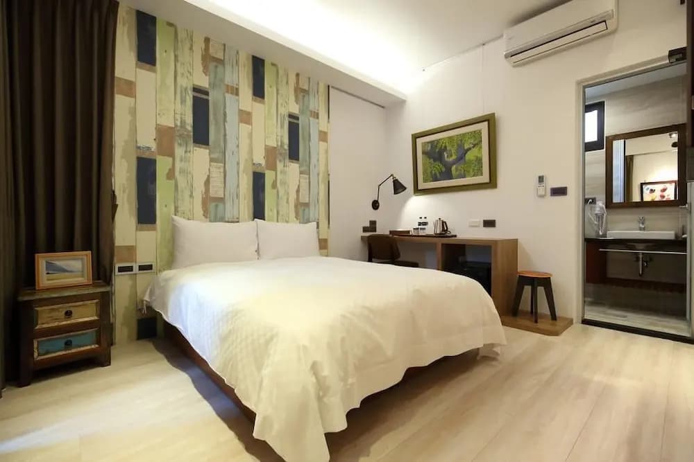 Standard Double room with balcony full double bed