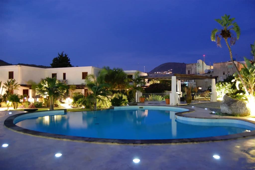 Hotel photo 12