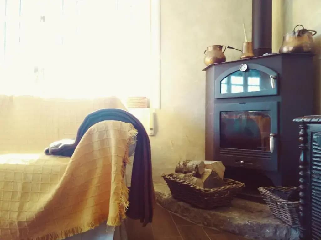 4 Bedrooms Cottage