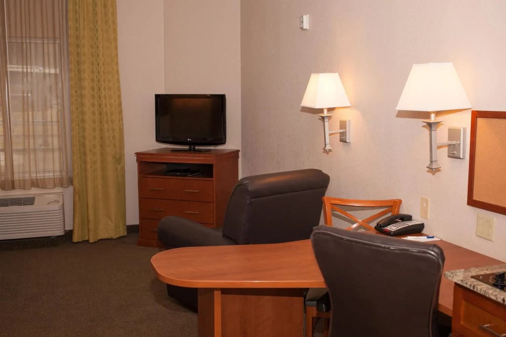 Double Suite full double bed