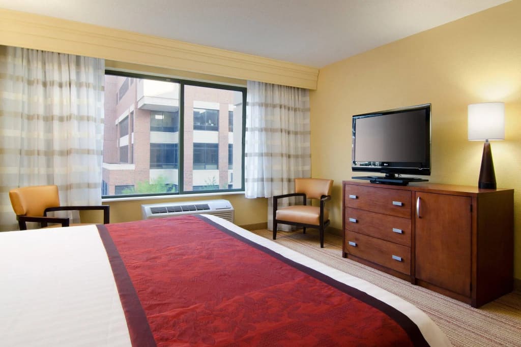 2 Bedrooms Double Suite full double bed