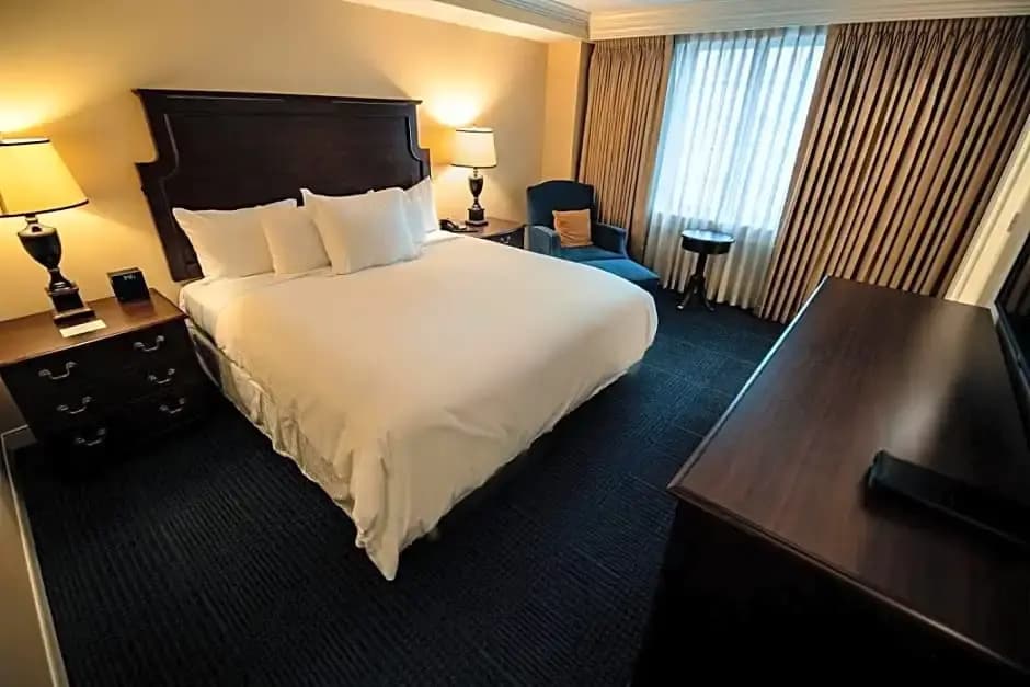 Double Suite full double bed