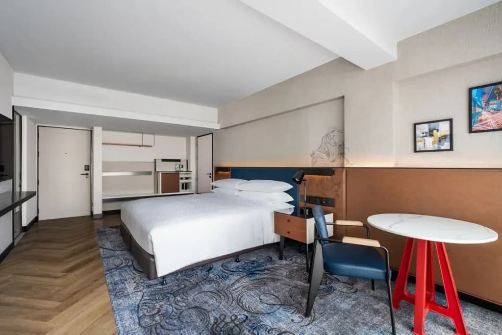 Double Suite full double bed