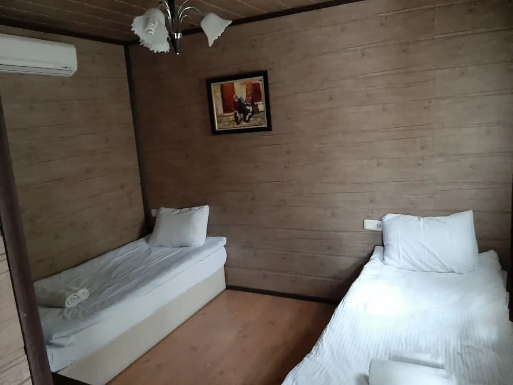 Double Bungalow twin beds