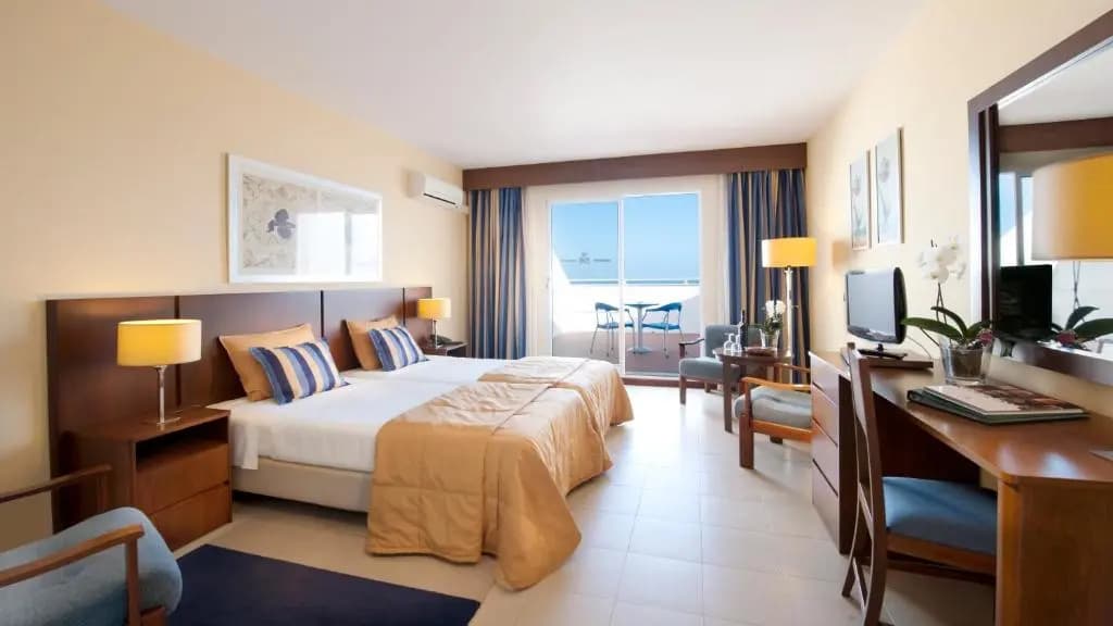 Single room with sea view