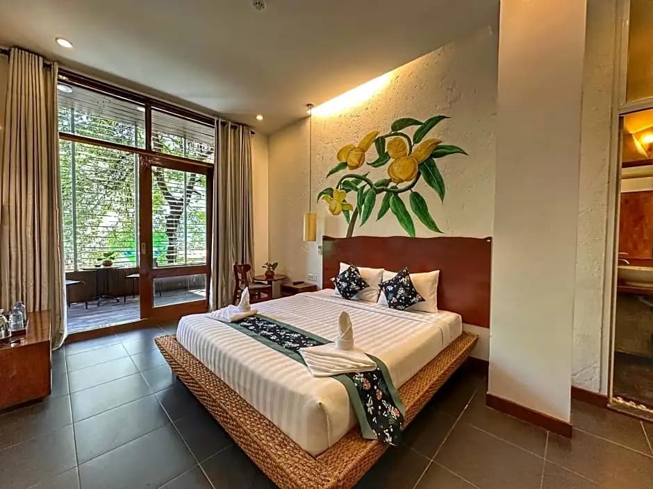 Deluxe Double room with balcony full double bed