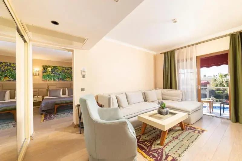 Luxury Suite with balcony