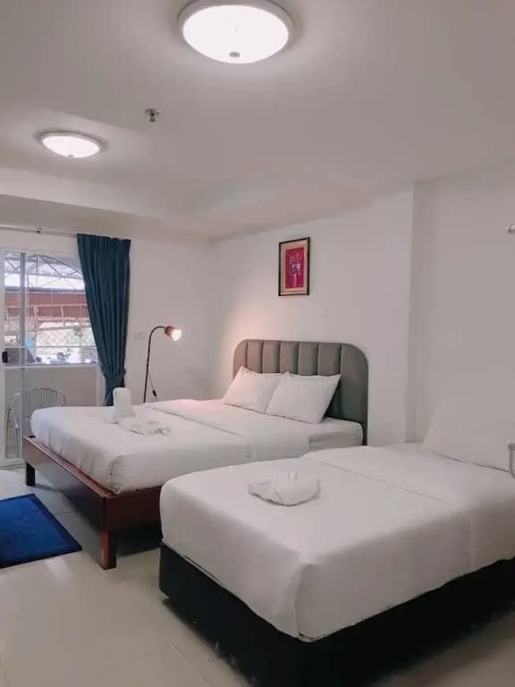 Standard Triple room with balcony and with city view
