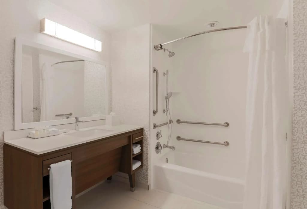 Double Suite full double bed
