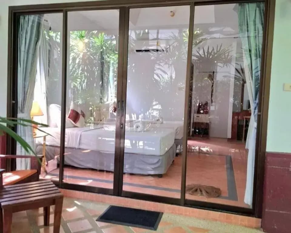 Deluxe Double room with garden view twin beds