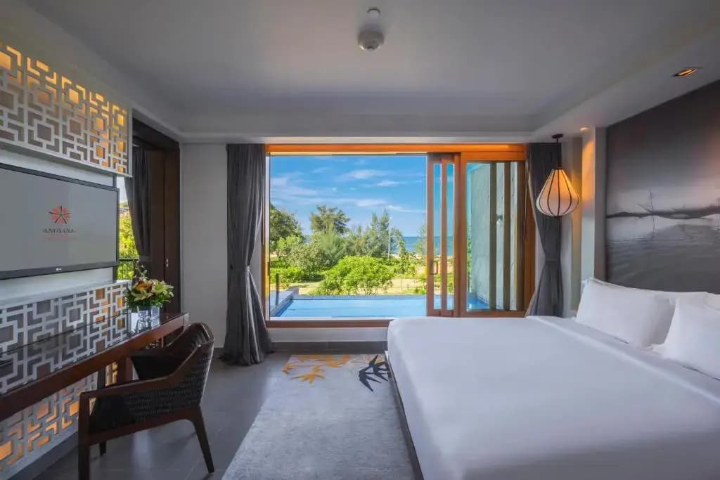 Grand Double room with balcony and with sea view full double bed