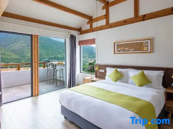 Suite with river view