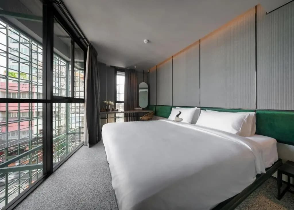 Deluxe Double room with balcony full double bed