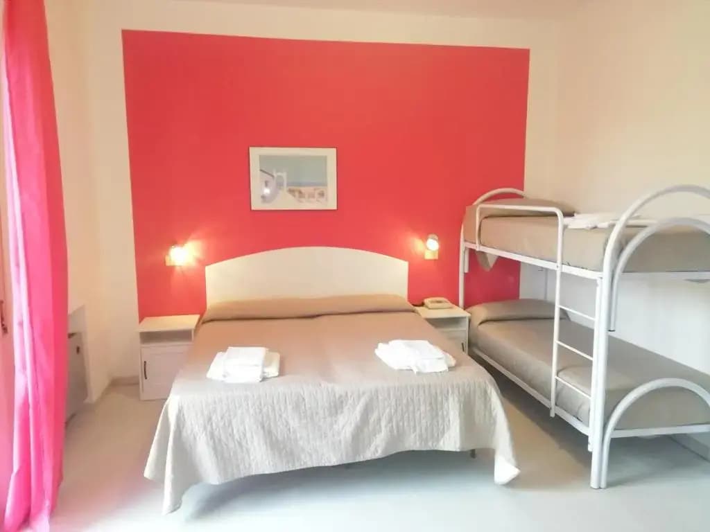 Standard Quadruple room with sea view