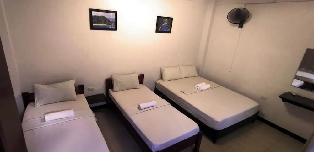 Standard Quadruple room
