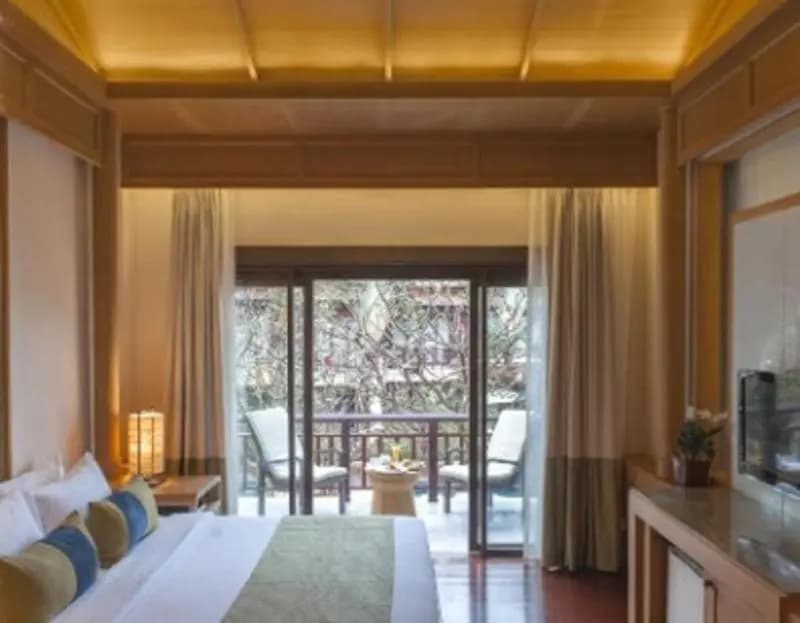 Deluxe Regency Double room with pool view twin beds