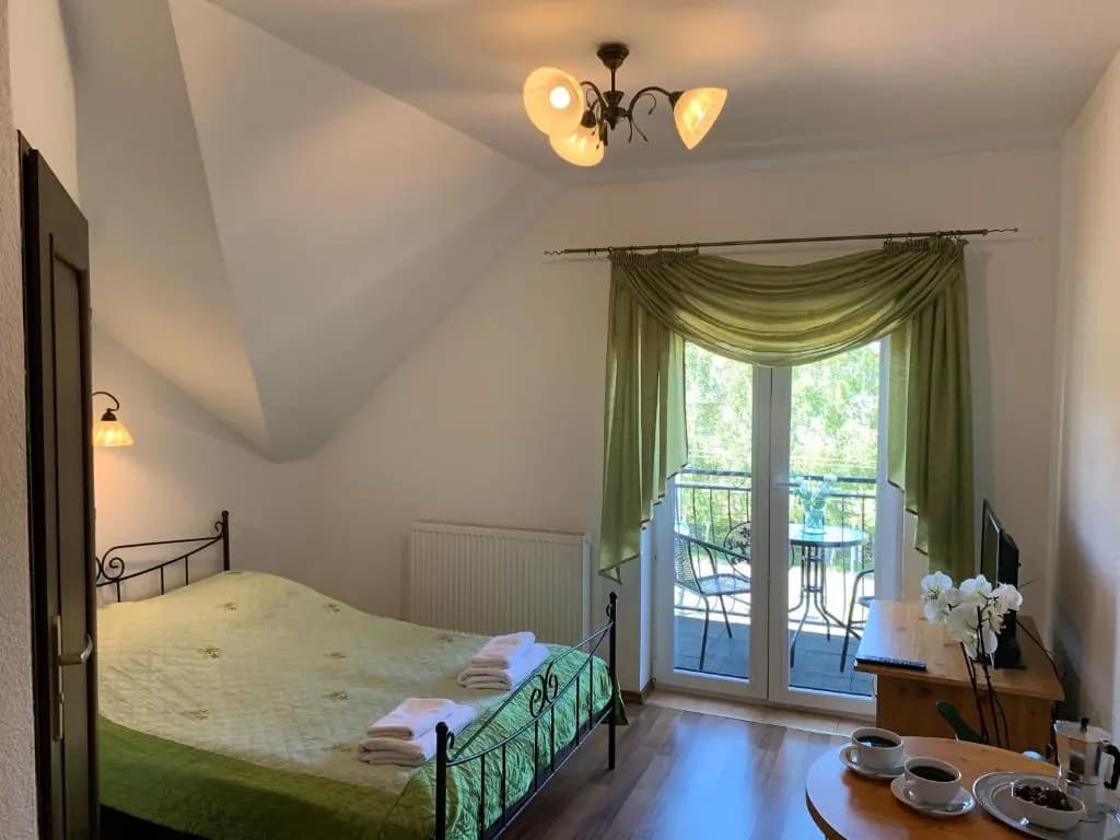 Standard Double room with balcony full double bed