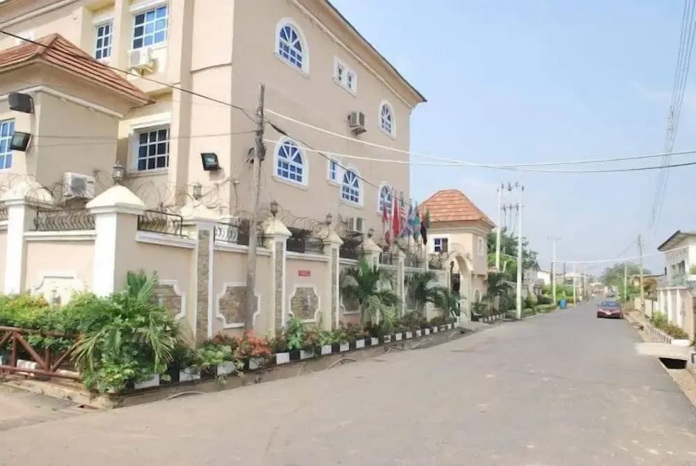 Hotel photo 1