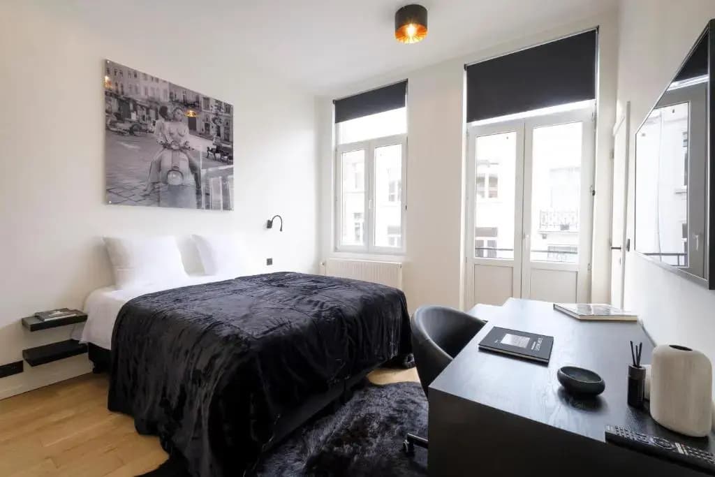 Deluxe Double room with balcony full double bed