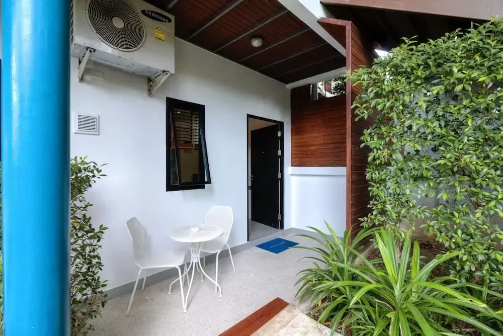 Double Basement Apartment full double bed