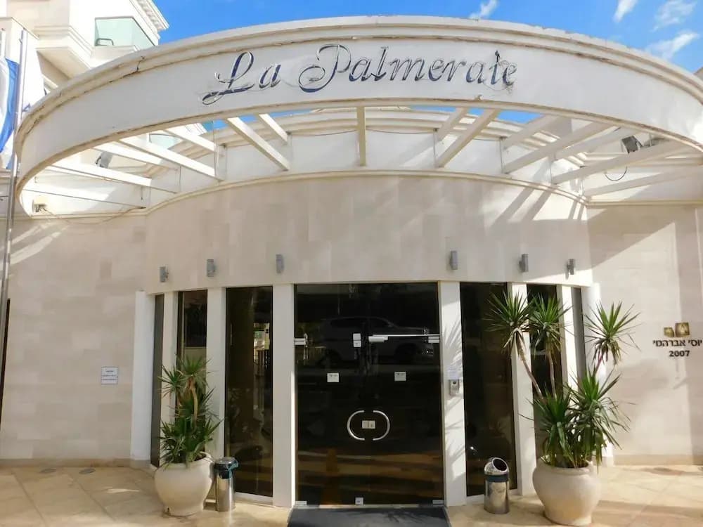 Hotel photo 1