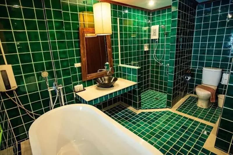 Suite with pool view