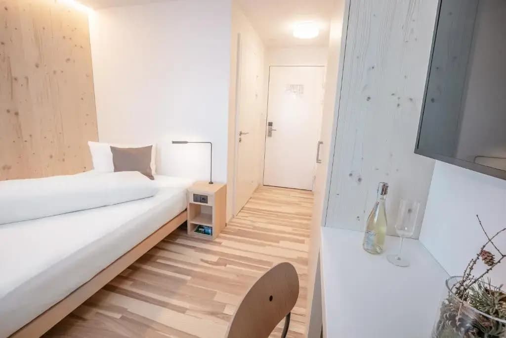 Economy room